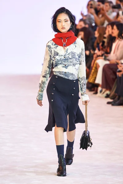 Look 10